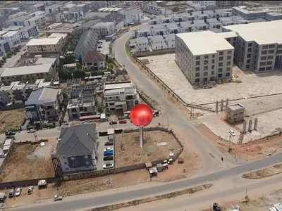 923 SQM
