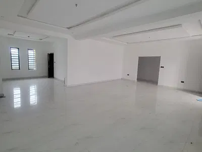 Lovely Spacious 3 Bedroom Apartment