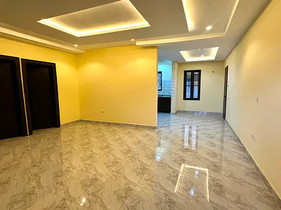 Well Finished 2 Bedroom Apartment with Studio Kitchen