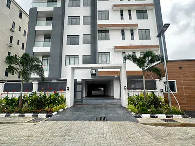 Luxury 2 Bedroom Apartment with Swimming Pool, Elevator and Gym