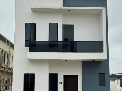 2 Bedroom Detached Duplex