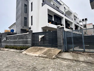 Beautiful and Spacious 4 Bedroom Duplex