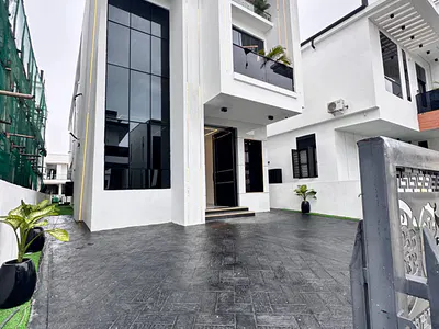 Fully Automated 5 Bedroom Duplex