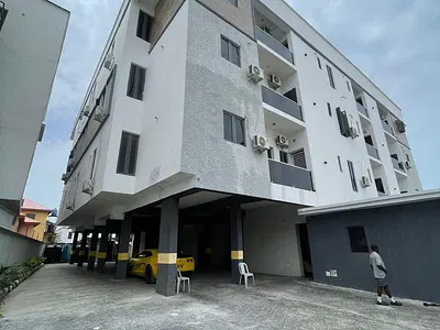 Stunning 2 Bedroom Apartment with a Gym and a Pool