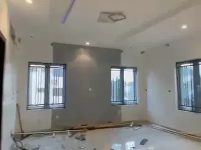 Spacious 5 Bedroom Duplex,
