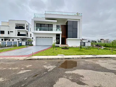 Excellent 6 Bedroom Duplex with a BQ and a Pool