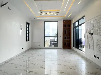 Beautiful 5 Bedroom Detached Duplex with an Office Space and a Pool