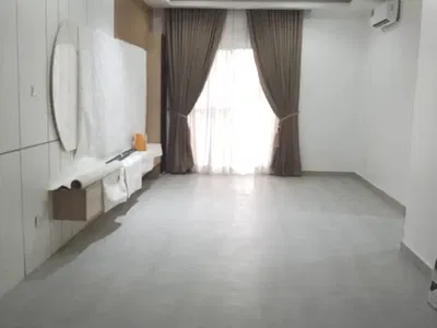 To Let Well Maintained 2-Bedroom Service Apartment