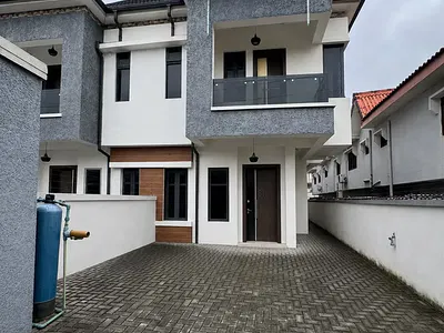 Spacious 4 Bedroom Semi-Detached Duplex .