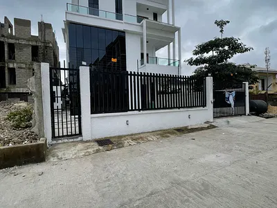 Ultimate Luxury Living: Contemporary 5-Bedroom Detached Duplex