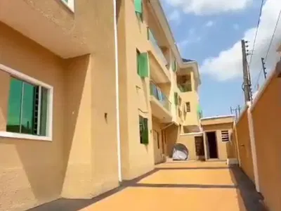 Decent 3 Bedrooms Apartment