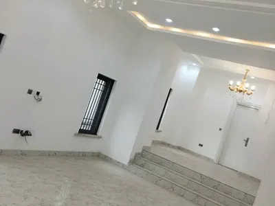 5 Bedrooms Semi Detached Duplex