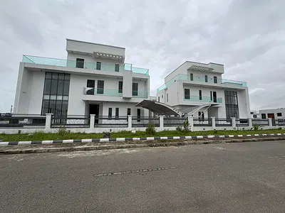 5 Bedroom Fully Detached Duplex with BQ, Cinema & Pool