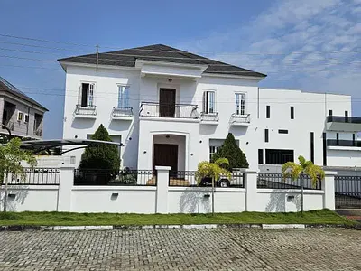 5 Bedroom Fully Detached Duplex with 2 Rooms Boys Quarter