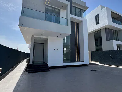 5 Bedroom Fully Detached Duplex