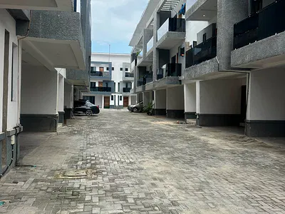 Beautiful 2 Bedroom Maisonette