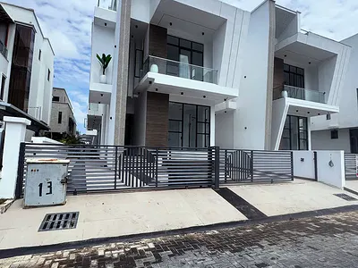 5 Bedroom Home