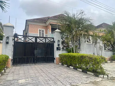 Detached 5bedroom Duplex