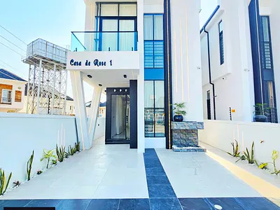 Brand New 5 Bedroom Detached Home with Swimming Pool