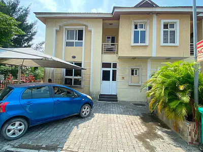Well Maintained 4 Bedroom Semi Detached Duplex