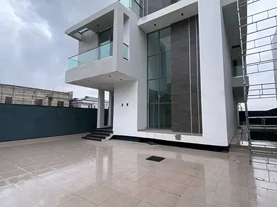 Luxury 6 Bedroom Fully Detached with 2 BQ, Swimming Pool