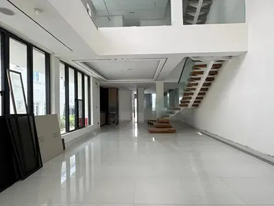 5 Bedrooms Semi-Detached House with Cinema and Swimming Pool