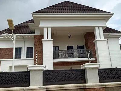 Modern 4 Bedroom Apartment