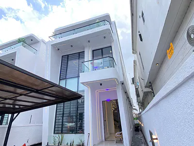 Luxurious 5 Bedroom Elegant Fully Detached Smart House with BQ & Pool