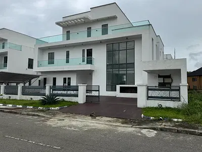 Charming 5 Bedroom Detached Duplex with Cinema, Swimming Pool and BQ