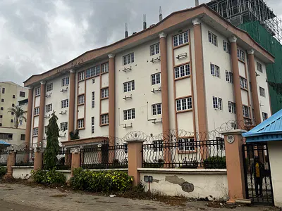 Commercial Building on 5 Floors