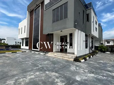 5 Bedroom Detached Home with BQ