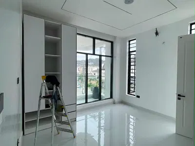 Luxurious 5 Bedroom Fully Detached with BQ and Pool