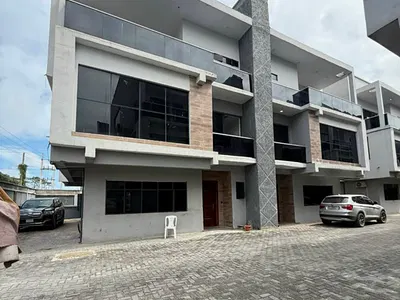 Spacious 5 Bedroom Semi Detached Duplex with BQ