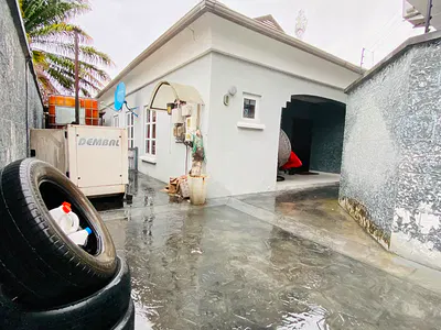 Three Bedroom Bungalow with Swimming Pool