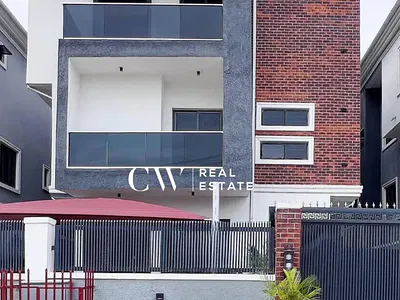 5 Bedroom Detached House with BQ
