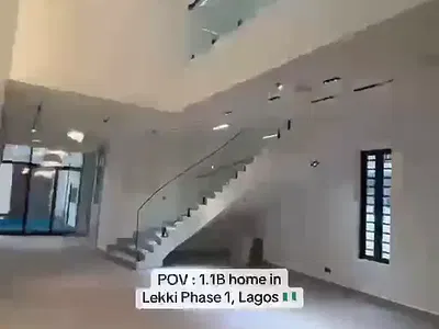 5 Bedrooms Fully Detached Duplex