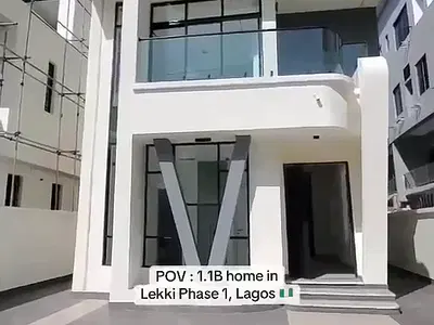 5 Bedrooms Fully Detached Duplex