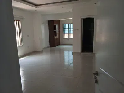 Spacious 2 Bedroom Penthouse