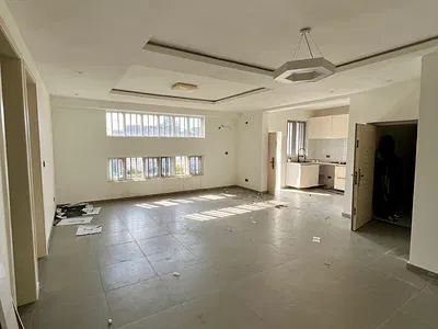 Spacious Serviced 2-Bedroom Apartment