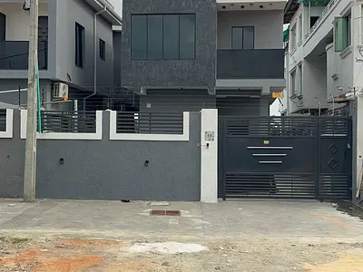 Brand New 4 Bedroom Duplex, Fully Detached