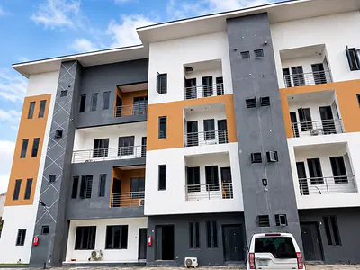 Lucky 3 Bedroom Flat with Massive Space