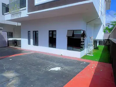 Spacious 5 Bedroom Detached Duplex + BQ
