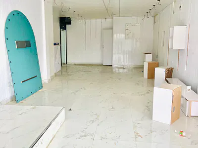 Spacious Shop with Personal Toilet