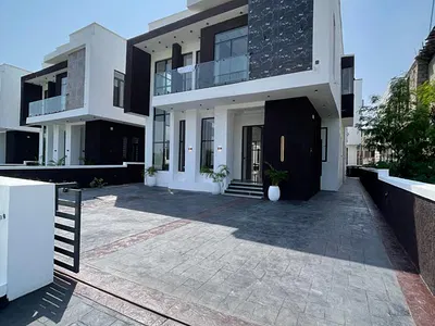 5 Bedroom Detached
