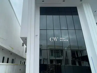 5 Bedroom Detached Duplex