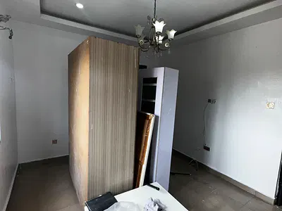 Very Spacious Room Selfcon Just Out Upstairs