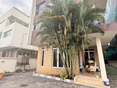 5bedroom Fully Detached Duplex with BQ, Swimming Pool, Etc