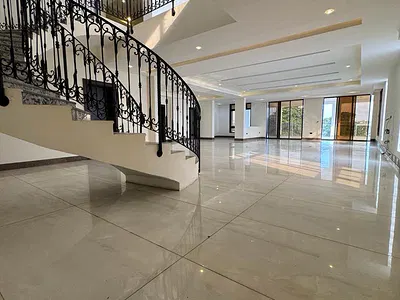 Exquisite Ultra-Luxury 5-Bedroom