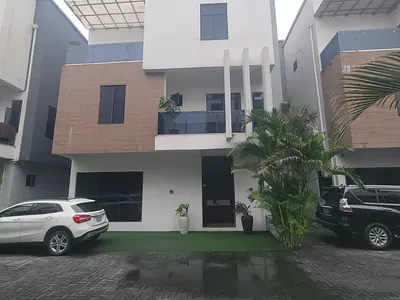 4 Bedroom Duplex