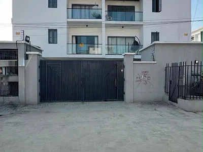 Well Maintained 2 Bedroom Apartment